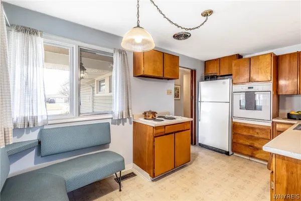 $219,900 | 2174 Parker Boulevard, Tonawanda, NY 14150