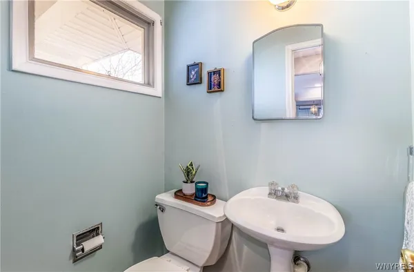 $219,900 | 2174 Parker Boulevard, Tonawanda, NY 14150