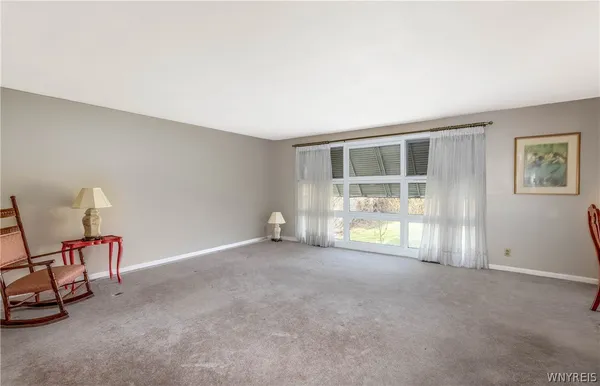 $219,900 | 2174 Parker Boulevard, Tonawanda, NY 14150