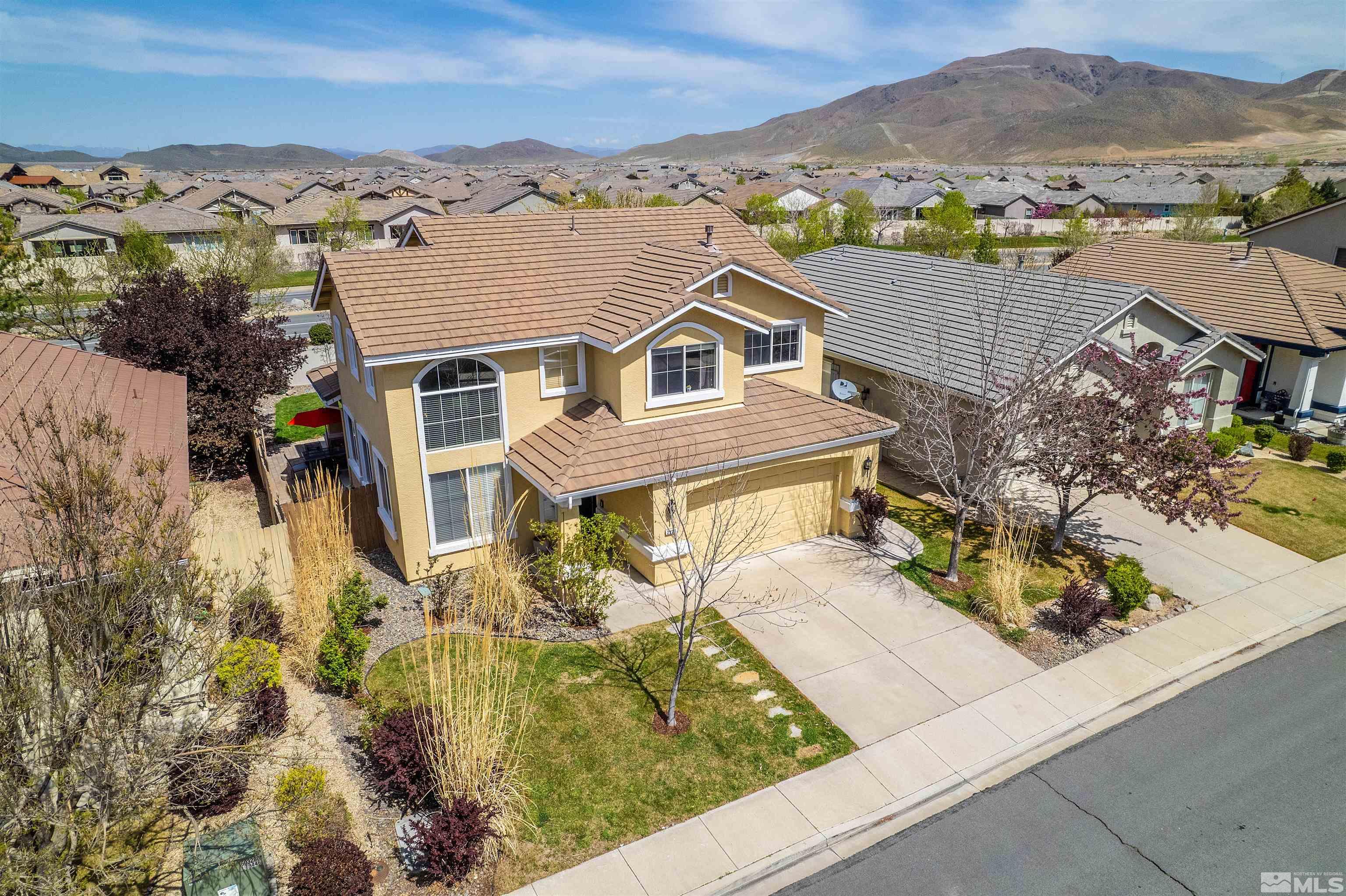 2325 Lincoln Meadows Drive Reno, NV 89521 - Photo 3 of 33 an aerial view of a house