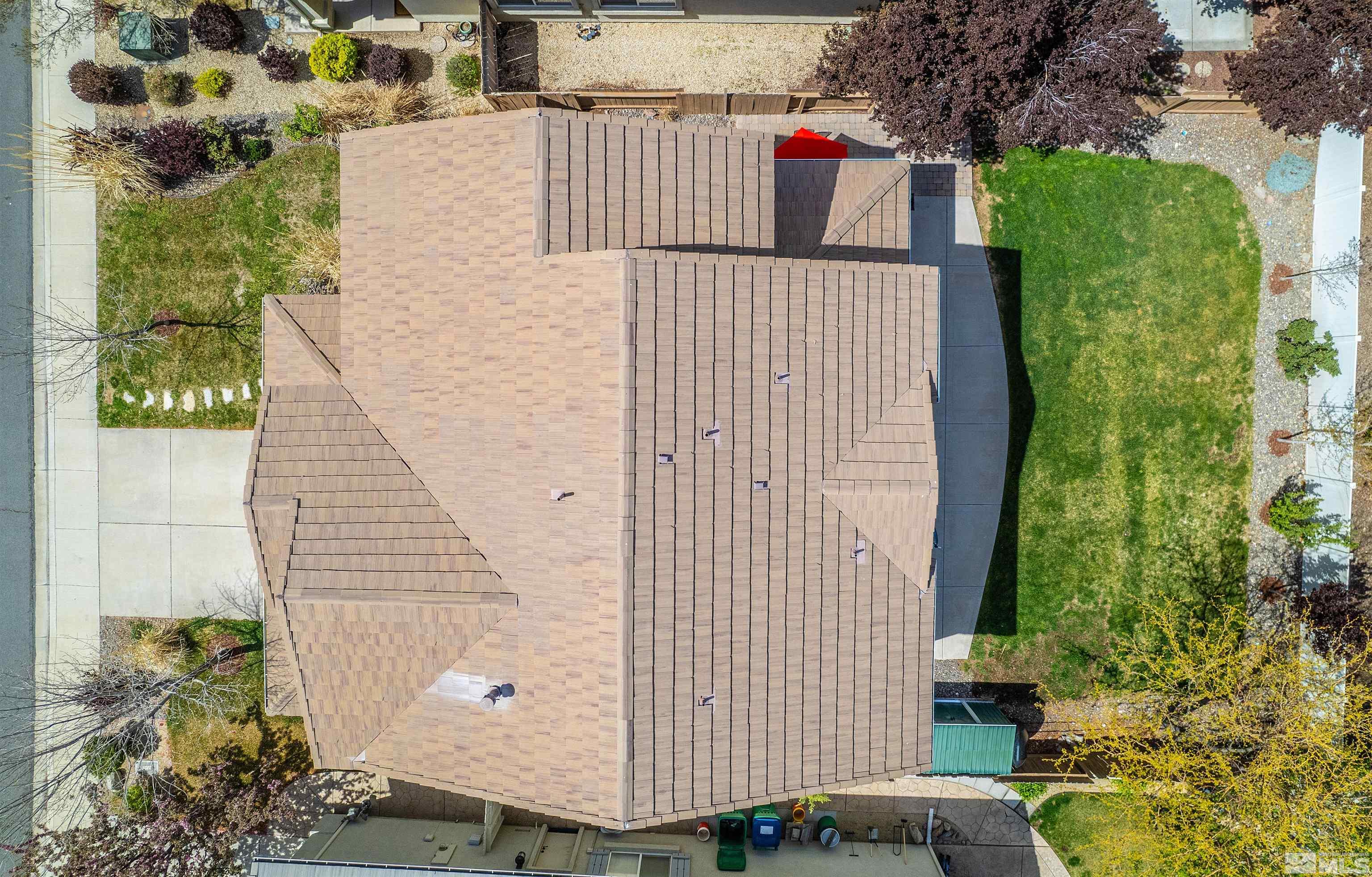 2325 Lincoln Meadows Drive Reno, NV 89521 - Photo 5 of 33 a view of a brick wall with an outdoor space