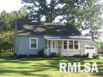 1006 Rt 15 Street Ashley, IL 62808 - Photo 1 of 12