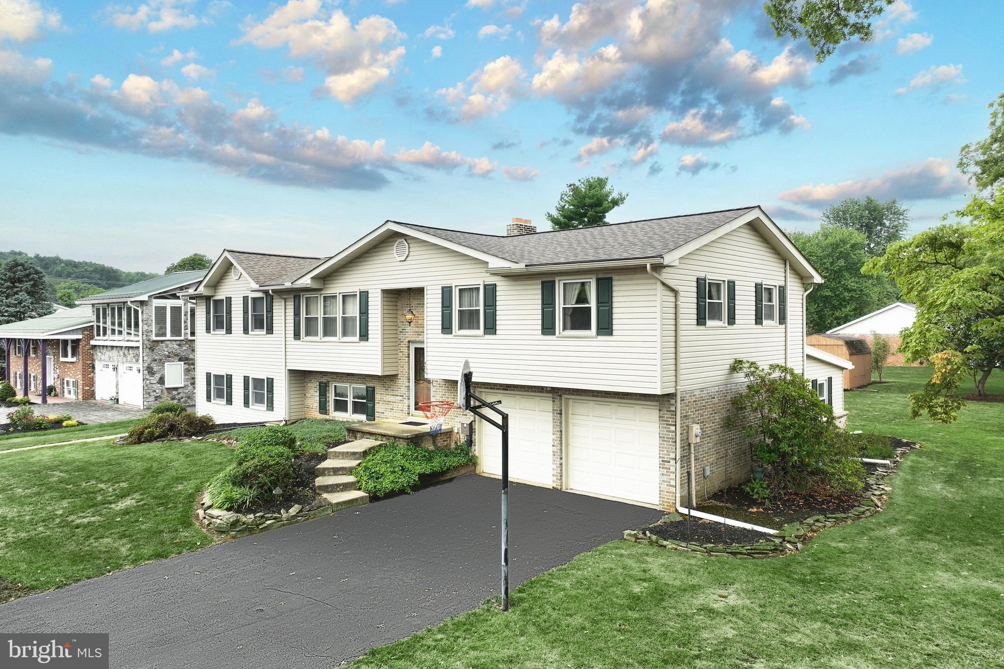 406 Spring Forge Drive Spring Grove, PA 17362 - Photo 2 of 53 a view of a yard in front of house