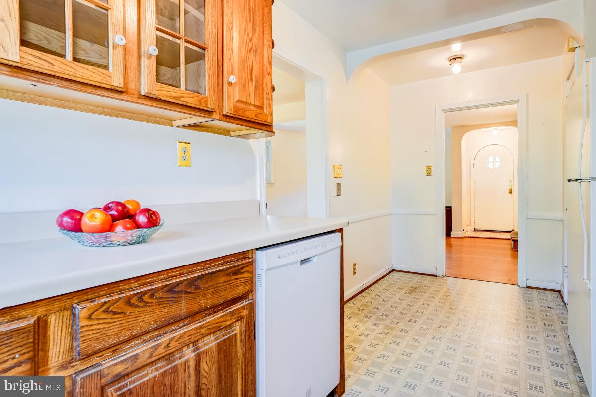 438 Overbrook Road Catonsville, MD 21228 - Photo 10 of 32 Kitchen
