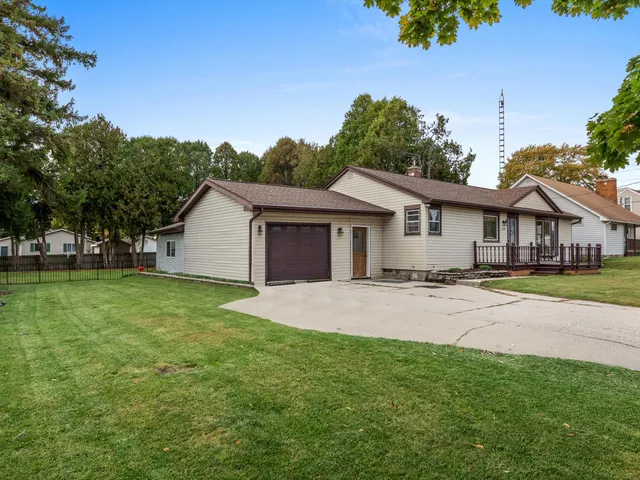 $260,000 | 2118 South 14th Street, Manitowoc, WI 54220