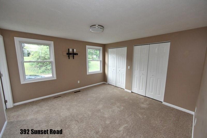390-392 Sunset Road Pittsburgh, PA 15237 - Photo 11 of 25 an empty room with windows