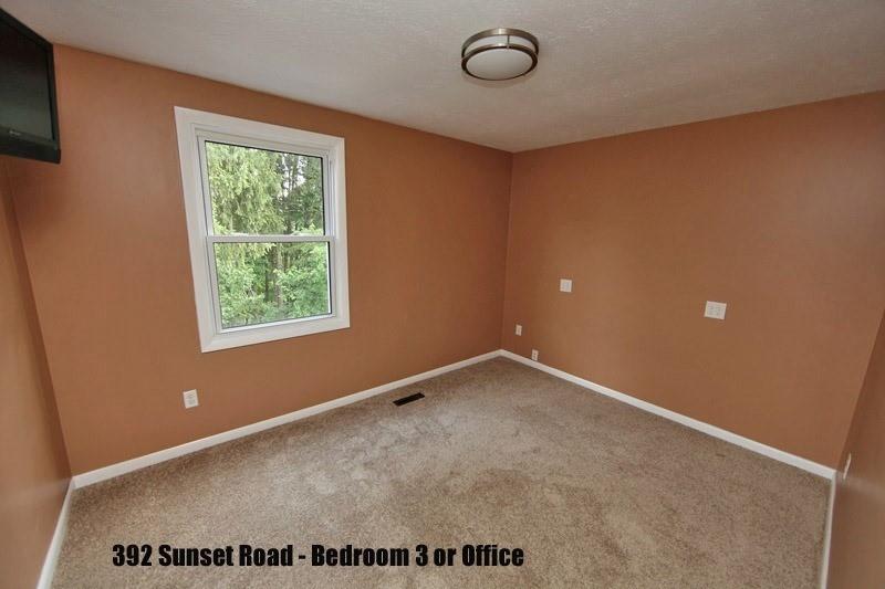 390-392 Sunset Road Pittsburgh, PA 15237 - Photo 15 of 25 an empty room with a window