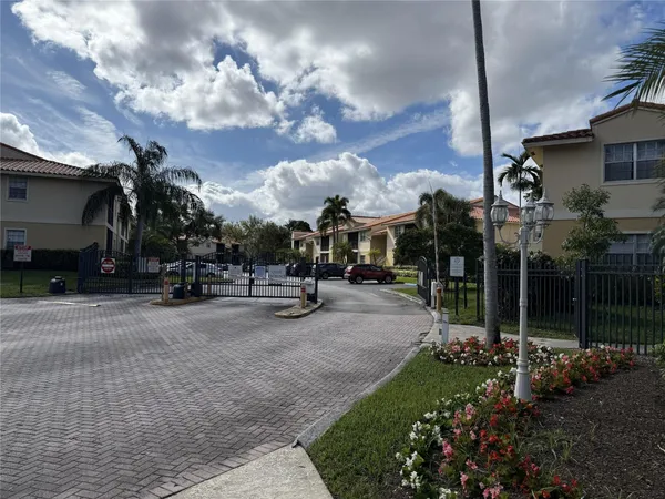 $1,490 | 1253 Southwest 46th Avenue, Unit 1616, Pompano Beach, FL 33069