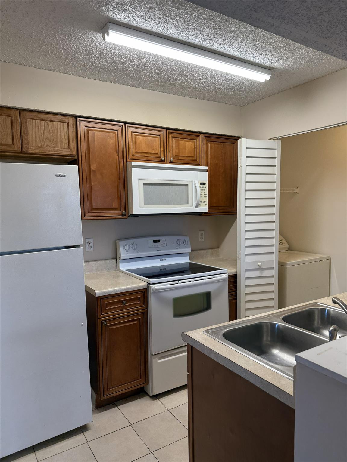 1253 Southwest 46th Avenue, Unit 1616 Pompano Beach, FL 33069 - Photo 2 of 12 Photo 2