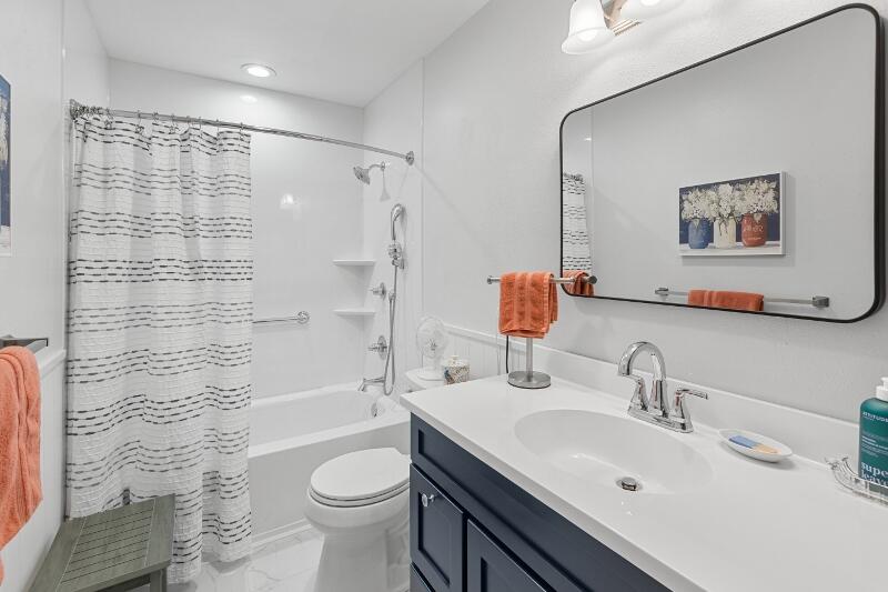 78 Cozy Cove Road, Unit 45 Branson, MO 65616 - Photo 17 of 30 All New Full Bath II
