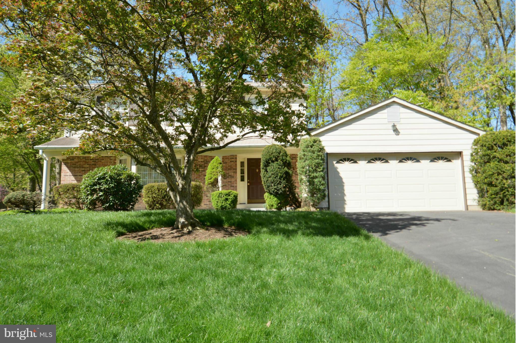7004 Flax Street Springfield, VA 22152 - Photo 3 of 29 Exterior (Front)
