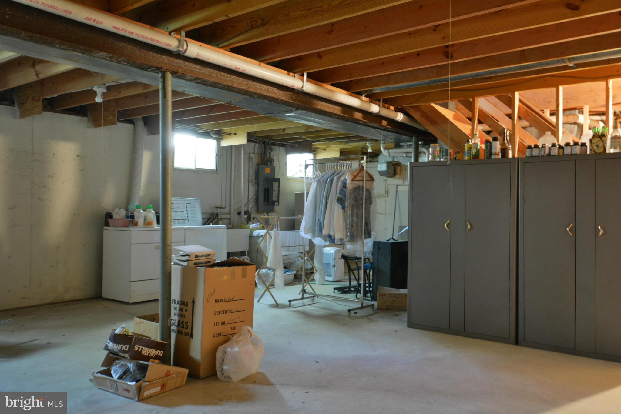 7004 Flax Street Springfield, VA 22152 - Photo 27 of 29 Utility room