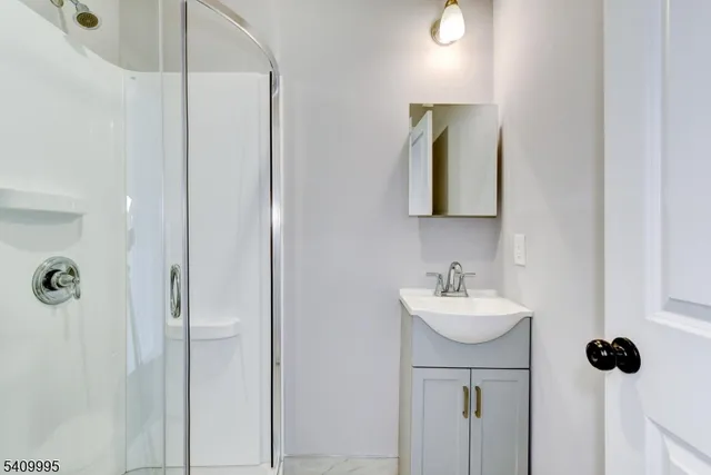 $3,900 | 281 Altamont Place, Somerville, NJ 08876