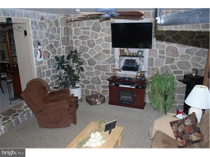 525 Colebrookdale Road Boyertown, PA 19512 - Photo 13 of 23 Family Room