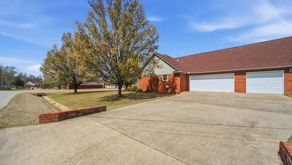 $375,500 | 371 Beverly Drive, Atoka, TN 38004
