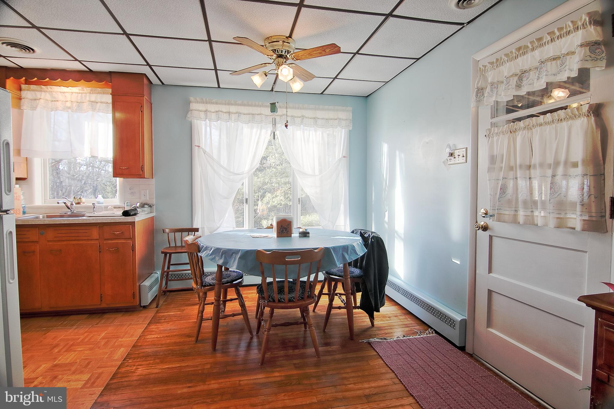 1297 Sheep Hill Road Pottstown, PA 19465 - Photo 3 of 19 Dining Area