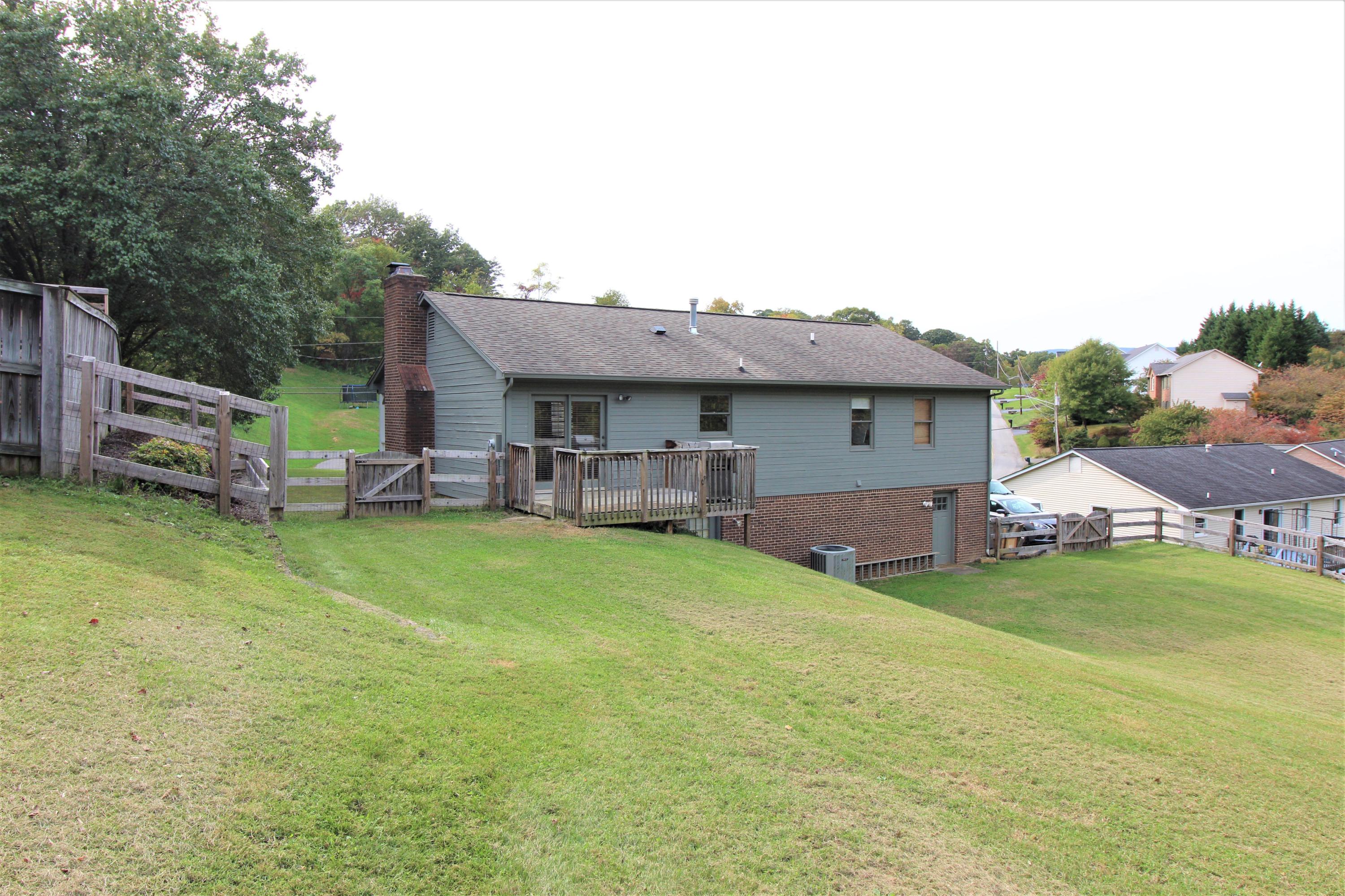 110 Diamond Road Salem, VA 24153 - Photo 10 of 55 110 Diamond Rd. Salem, VA 24153