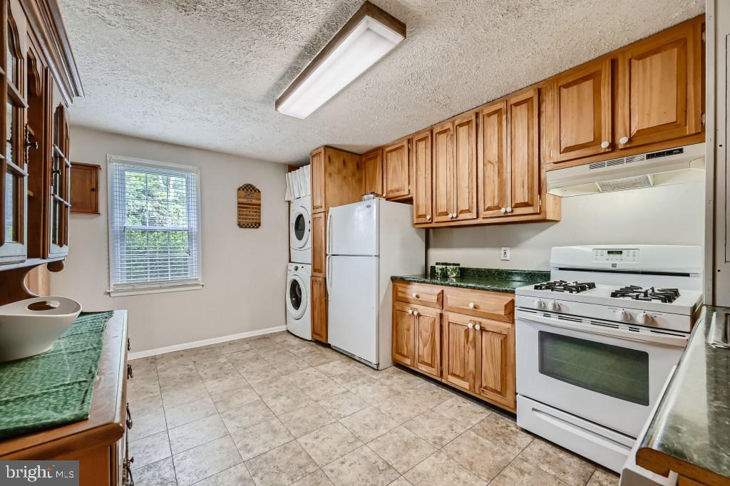1645 Colony Road Pasadena, MD 21122 - Photo 8 of 20 Gallery Image 8