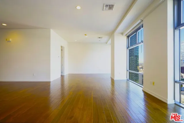 $3,900 | 801 South Grand Avenue, Unit 1503, Los Angeles, CA 90017
