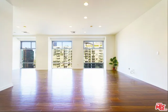 $3,900 | 801 South Grand Avenue, Unit 1503, Los Angeles, CA 90017