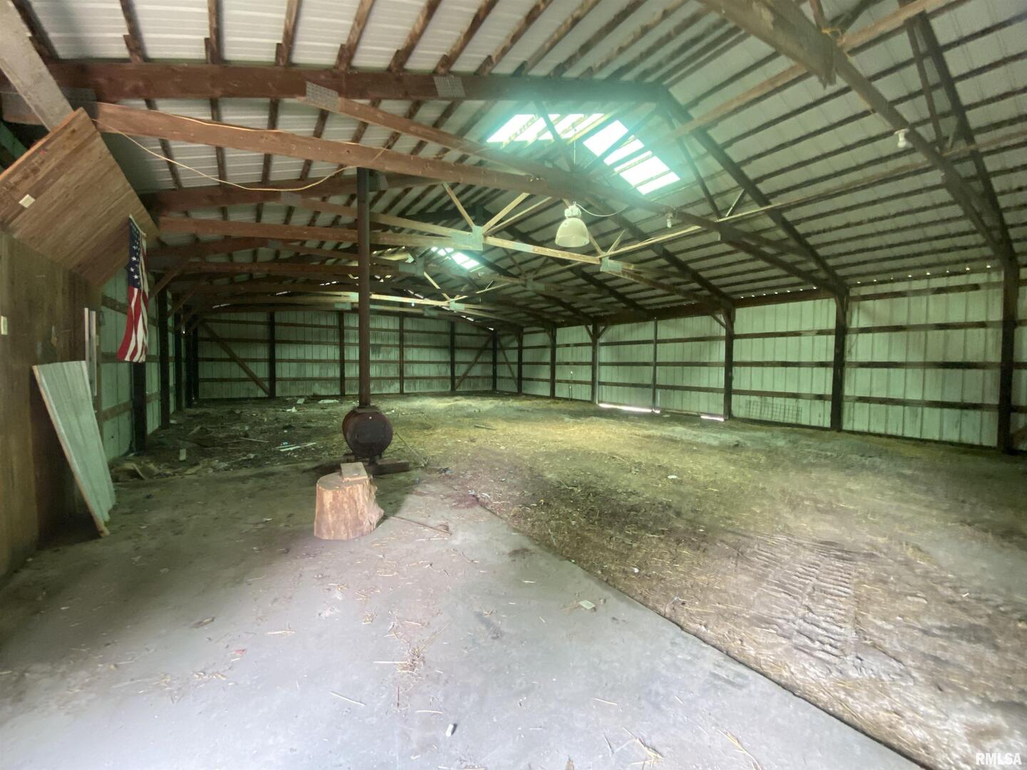 22545 Thompsonville Lake Road Thompsonville, IL 62890 - Photo 32 of 38 a view of yard