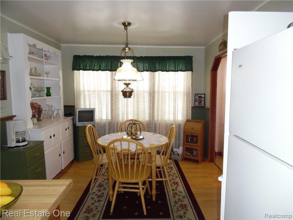20372 Gibraltar Road Trenton, MI 48183 - Photo 10 of 20 263.JPG