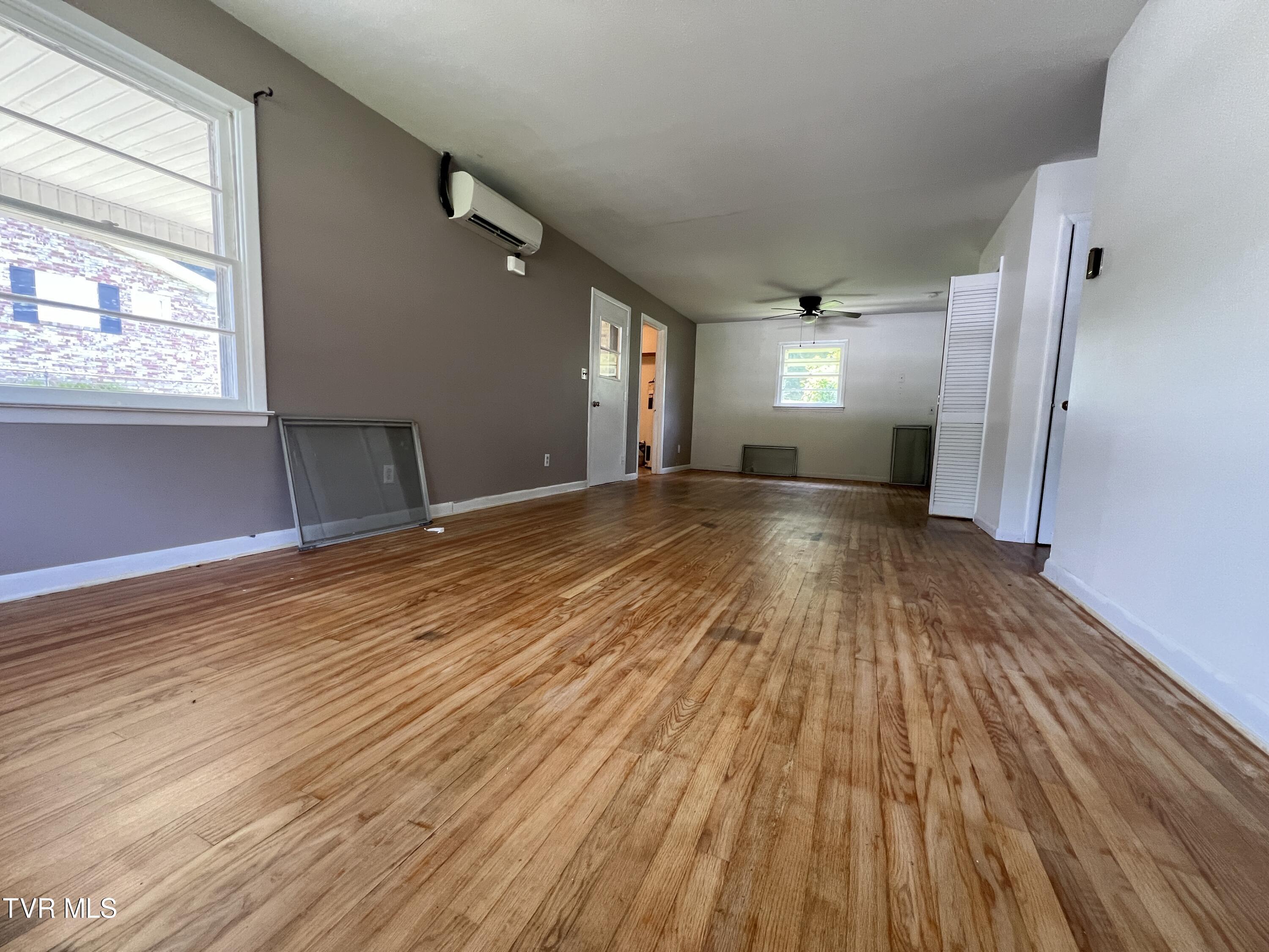 216 Spurgeon Road Blountville, TN 37617 - Photo 6 of 17 IMG_7225