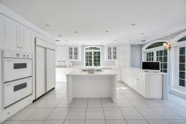 $11,000 | 22 Bayside Drive, Great Neck, NY 11023