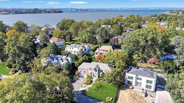 $11,000 | 22 Bayside Drive, Great Neck, NY 11023