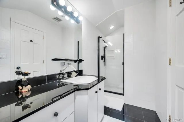 $11,000 | 22 Bayside Drive, Great Neck, NY 11023