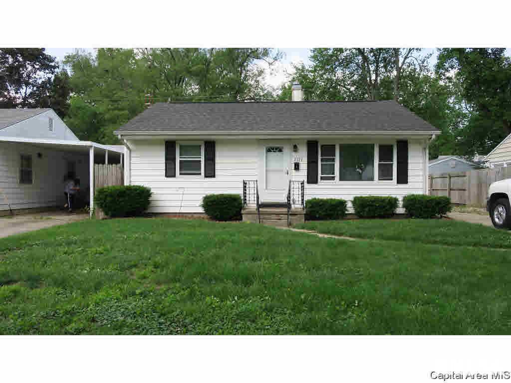 3233 Saxony Road Springfield, IL 62703 - Photo 1 of 25
