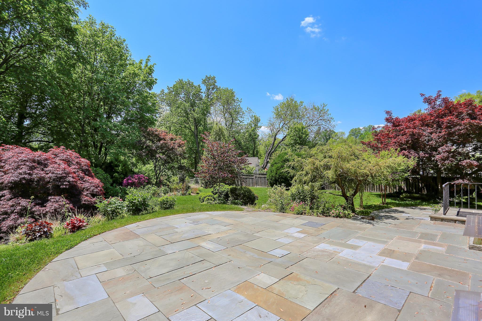 6120 Overlea Road Bethesda, MD 20816 - Photo 30 of 30 Upper level patio