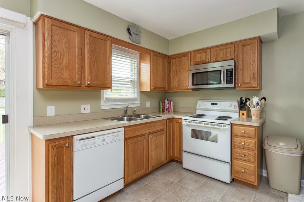 10815 Windham Road Parma, OH 44130 - Photo 5 of 22