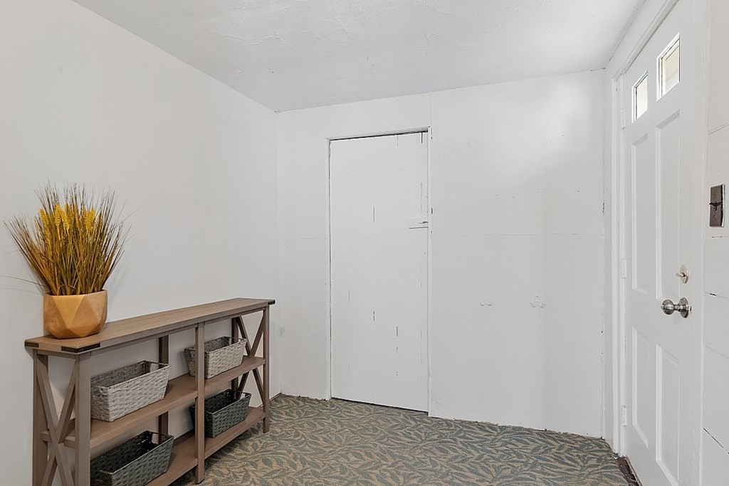 4 Lowell Road Westford, MA 01886 - Photo 6 of 36 Gallery Image 6