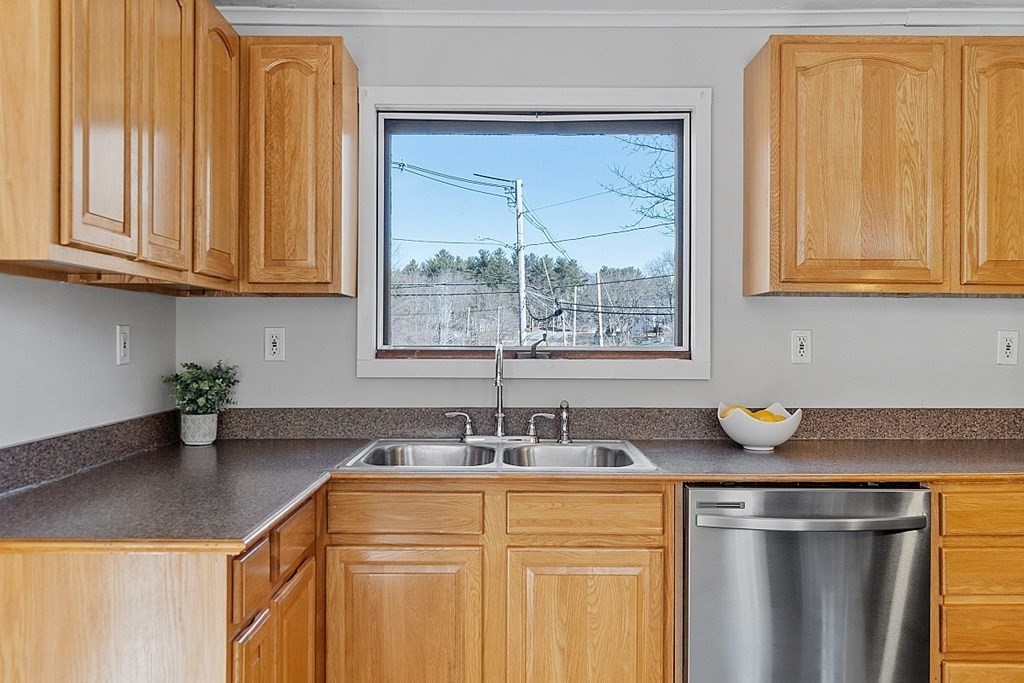 4 Lowell Road Westford, MA 01886 - Photo 10 of 36 Gallery Image 10