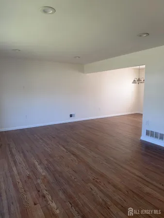 $3,800 | 13 Oakwood Drive, Parlin, NJ 08859