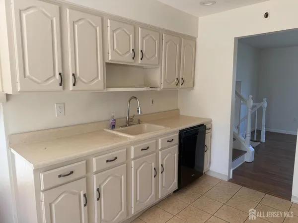 $3,800 | 13 Oakwood Drive, Parlin, NJ 08859