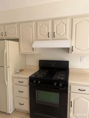 $3,800 | 13 Oakwood Drive, Parlin, NJ 08859