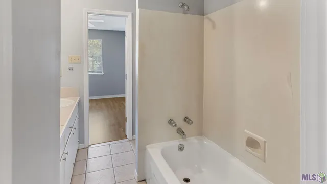 $900 | 12240 Jackson Road, Unit 8B, St. Francisville, LA 70775