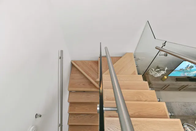 a view of entryway and hall