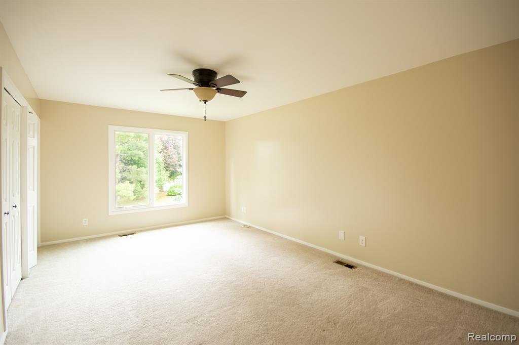 36609 Valley Ridge Drive Farmington Hills, MI 48331 - Photo 18 of 19