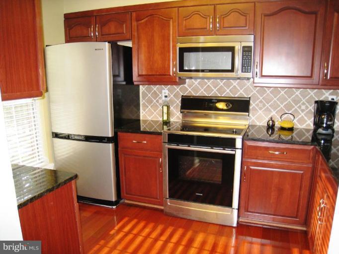 2133 Derby Ridge Lane Silver Spring, MD 20910 - Photo 2 of 16 Kitchen