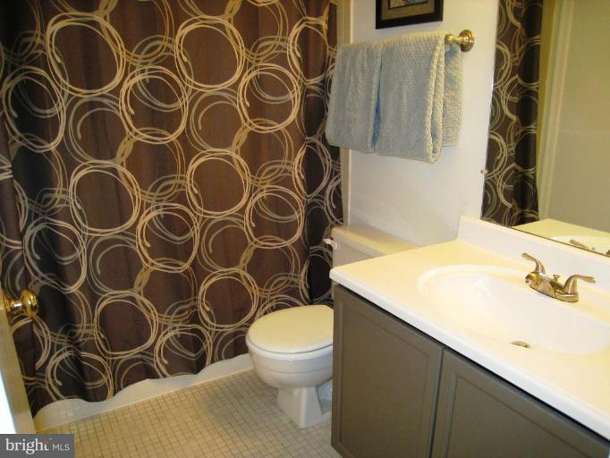 2133 Derby Ridge Lane Silver Spring, MD 20910 - Photo 16 of 16 Master Bath