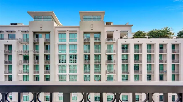 $5,800 | 301 Altara Avenue, Unit 801, Coral Gables, FL 33146