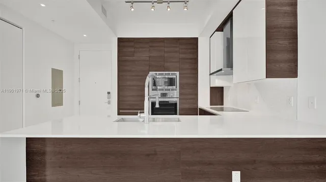 $5,800 | 301 Altara Avenue, Unit 801, Coral Gables, FL 33146