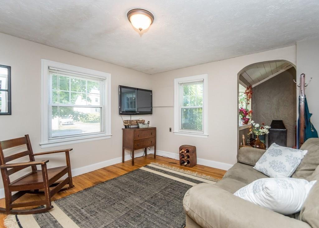 5 Canterbury Road Waltham, MA 02453 - Photo 12 of 35 Gallery Image 12