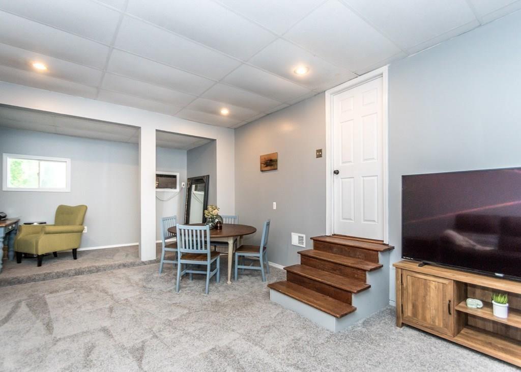 5 Canterbury Road Waltham, MA 02453 - Photo 17 of 35 Gallery Image 17
