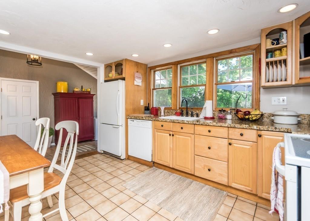 5 Canterbury Road Waltham, MA 02453 - Photo 5 of 35 Gallery Image 5