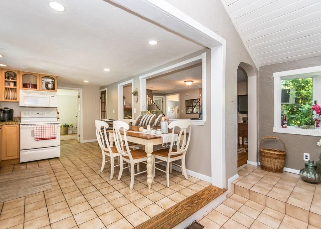 5 Canterbury Road Waltham, MA 02453 - Photo 6 of 35 Gallery Image 6