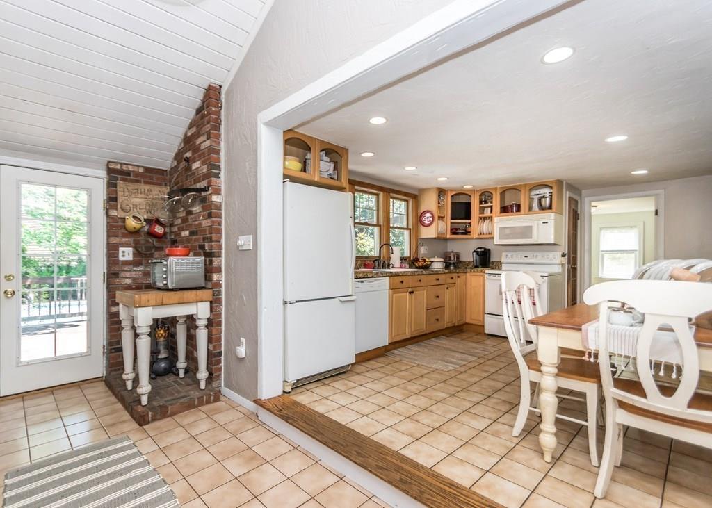 5 Canterbury Road Waltham, MA 02453 - Photo 9 of 35 Gallery Image 9
